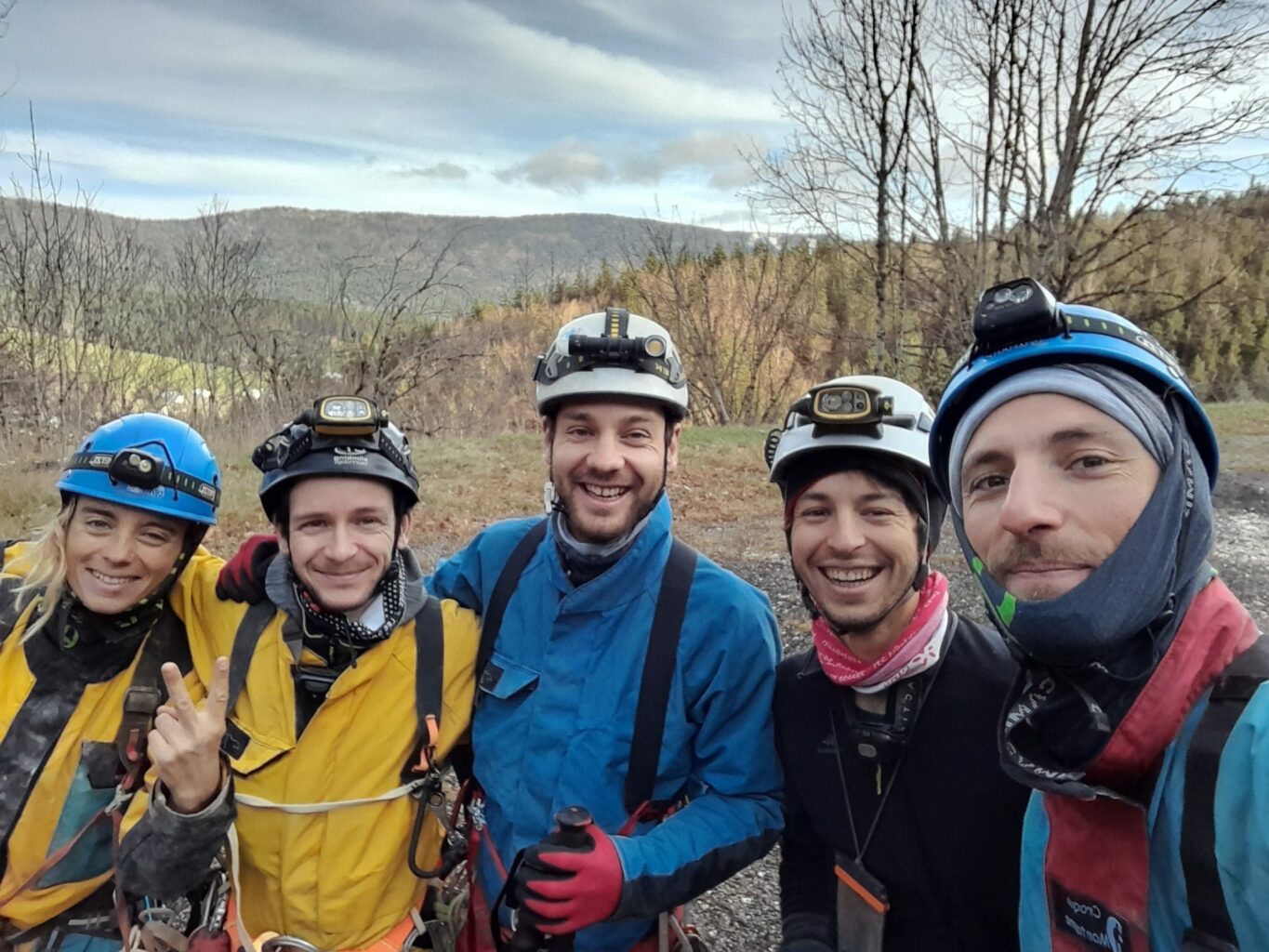 Une équipe parée à aller se balader